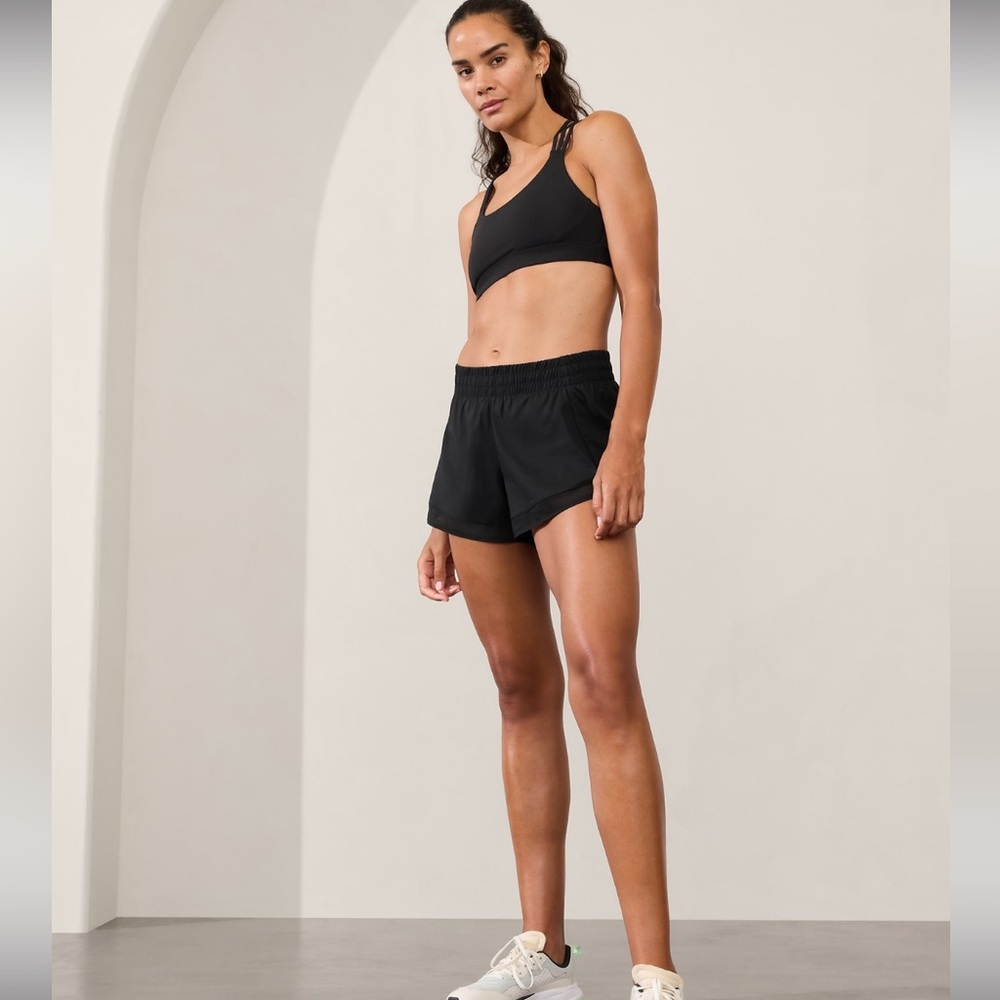 Athleta mesh Run racer 4” short